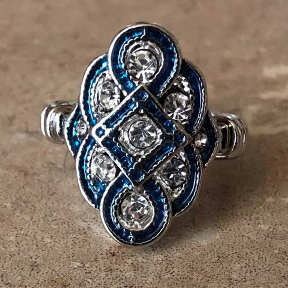 Vintage Sterling Silver Chinese Knot Blue White Sapphire Geometric Banquet Ring